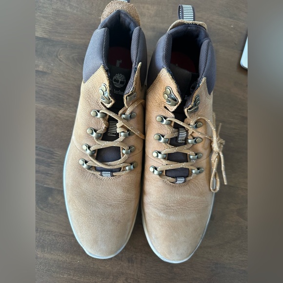 Timberland Men’s 11.5 Hoverlite Leather Suede Sneaker Boot Tan and Brown - Picture 1 of 7